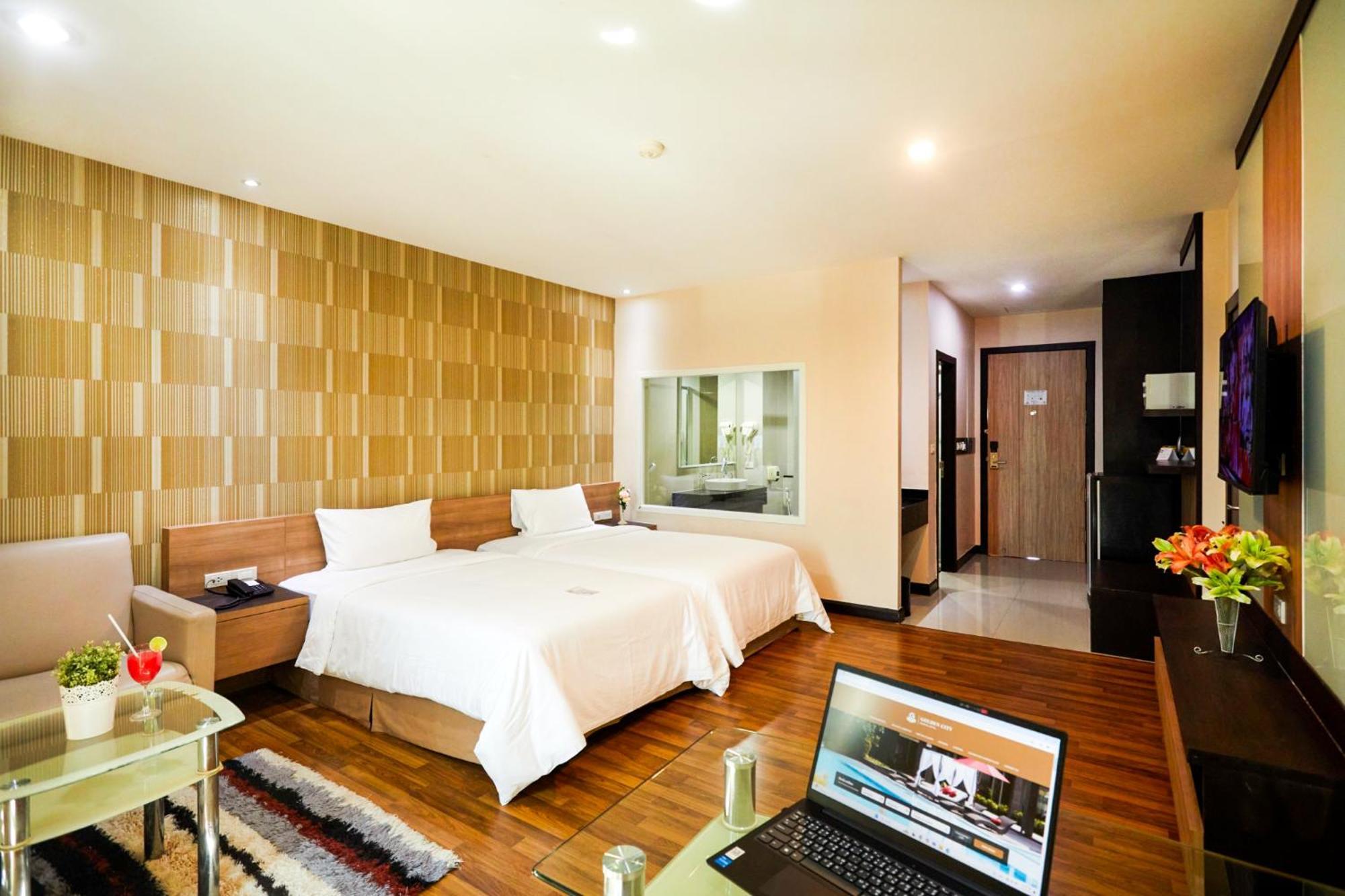 Golden City Rayong Hotel Exteriér fotografie