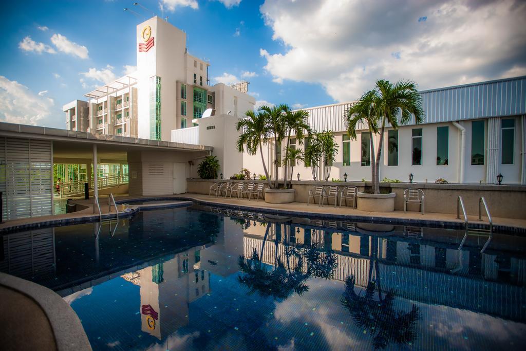 Golden City Rayong Hotel Exteriér fotografie