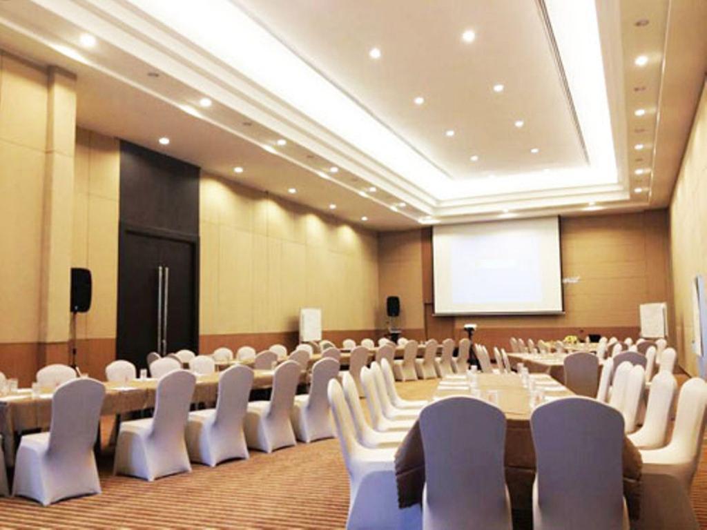 Golden City Rayong Hotel Exteriér fotografie